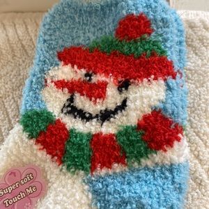 Mopas White Blue & Red Snowman Fuzzy Socks Christmas Winter Gift Size 9-11